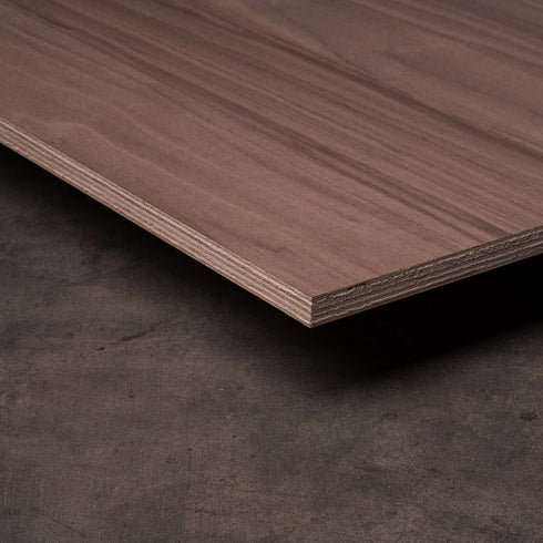 Lightweight Multiplex Sheet – Walnut Veneer – Queenply