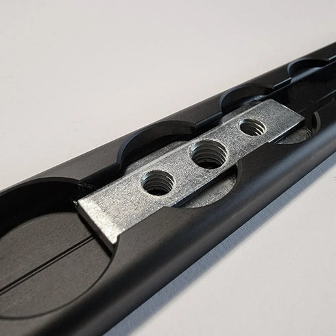 Slot Fitting – Airline L-Track – 2 x M6 - 1 x M8 – Sealand-pro