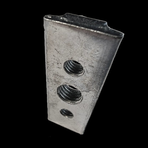 Slot Fitting – Airline L-Track – 2 x M6 - 1 x M8 – Sealand-pro