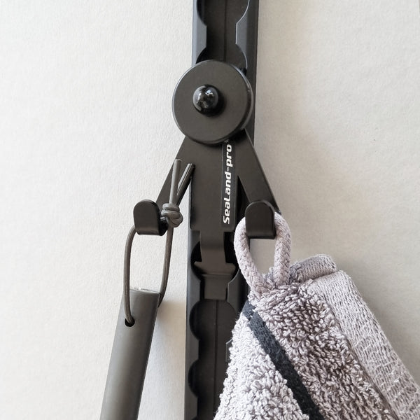 Hookbar Vertical, Black – Airline L-Track – Sealand-pro