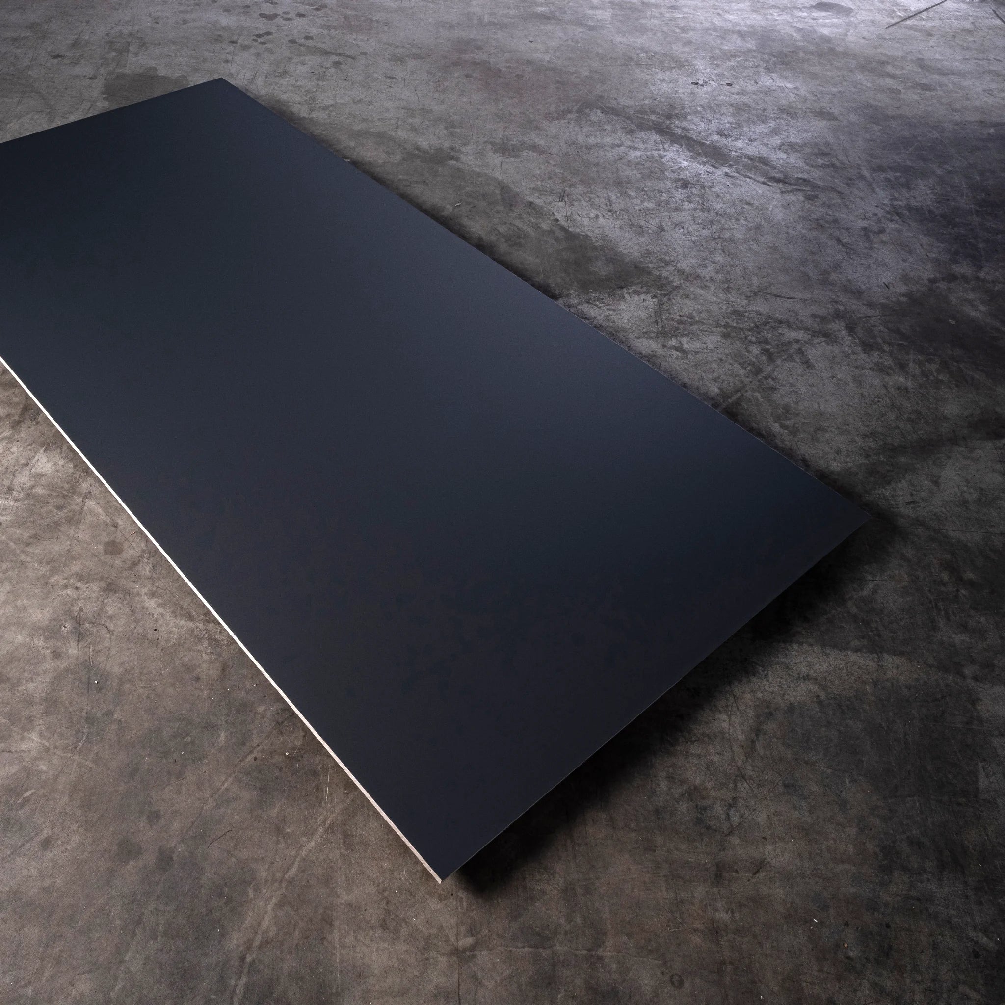 Lightweight Multiplex Sheet – Anthracite Pear Matte HPL – Queenply