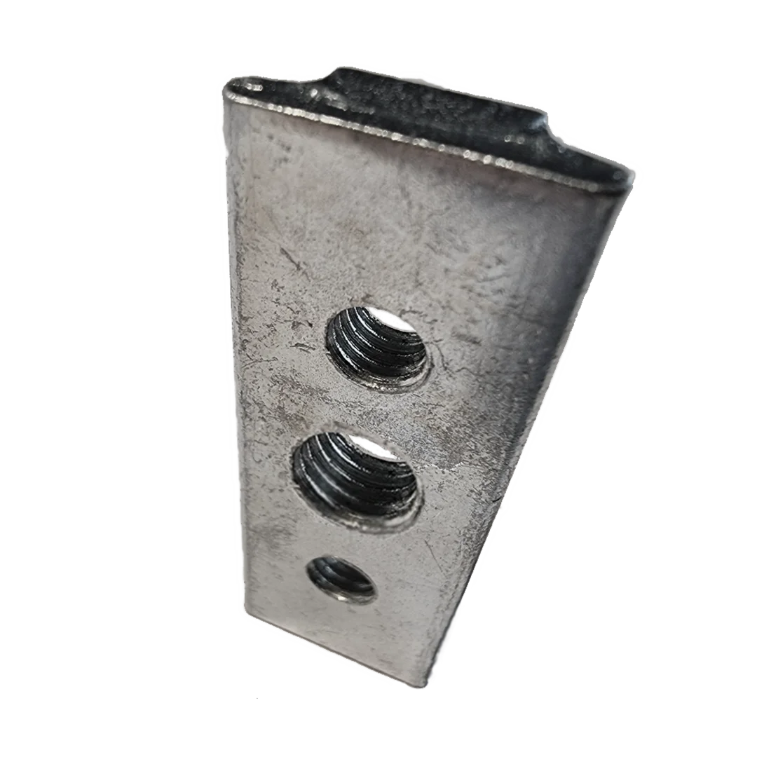 Slot Fitting  – Airline L-Track –  2 x M6 - 1 x M8 – Sealand-pro