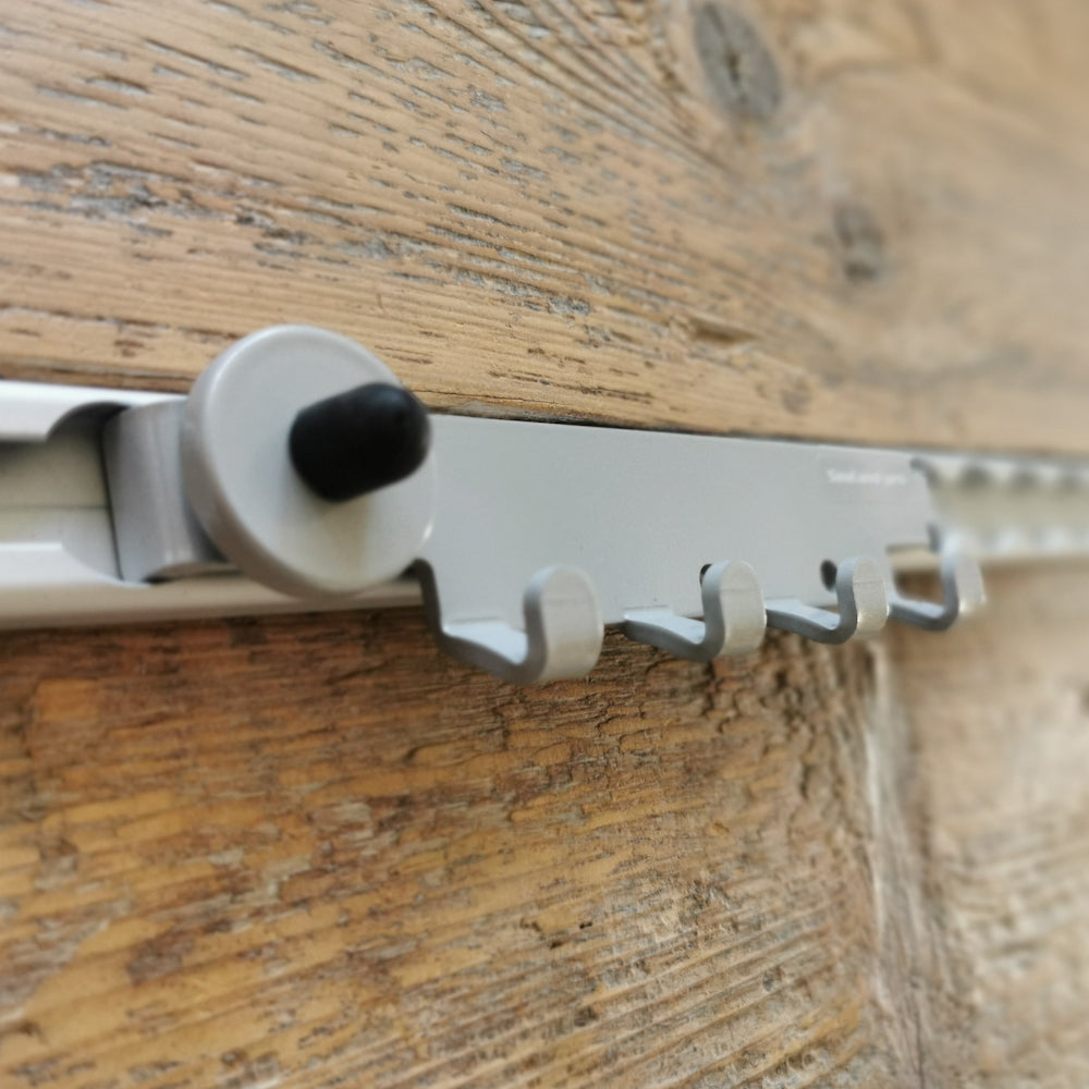 Hookbar Horizontal, Black or Silver – Airline L-Track – Sealand-pro